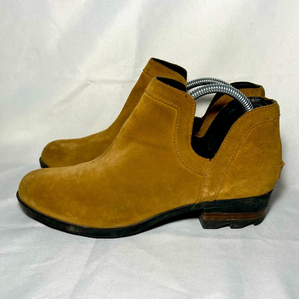 Sorel NL 2809-224 Women's tan Suede Lolla Cut Out Bootie Ankle Boots Size 9